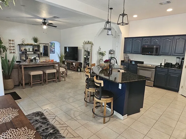 8015 Ventura Blvd — Photo 25