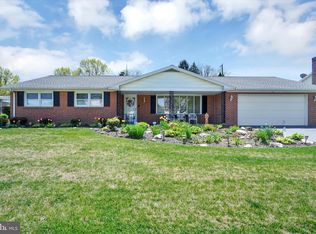 2730 Carnegie Rd, York, PA 17402