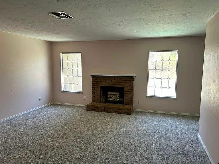 120 W Magnolia Ave — Photo 11
