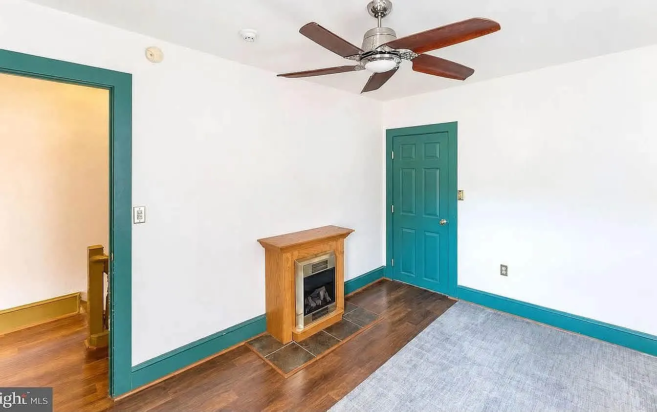 2 bed, 1000 sqft, $1,613 — Photo 2