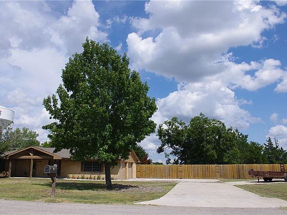 3rd image of 19 Hillview Dr