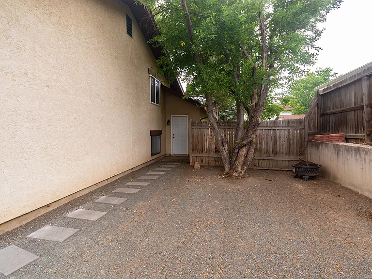 2933 Nevermind Ln — Photo 38