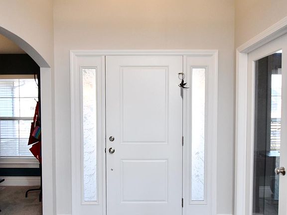 3rd image of 116 Taylors Mill Cir