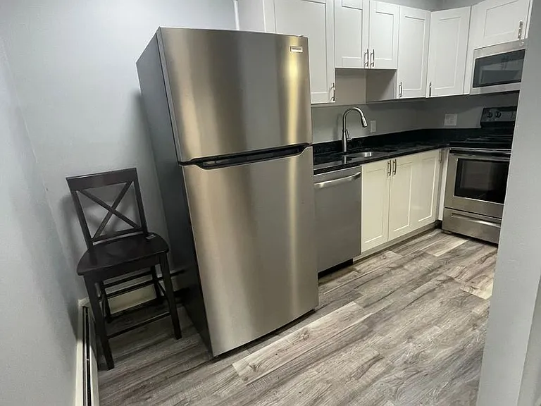 526 Linden St — Photo 18
