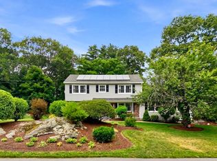 9 Sparhawk Dr, Burlington, MA 01803