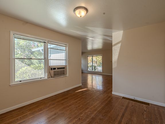 5th image of 1105 Marcussen Dr