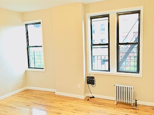 1st image of 121 Jefferson Ave #27