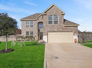 1700 Twin Oaks Cir, Brenham, TX 77833