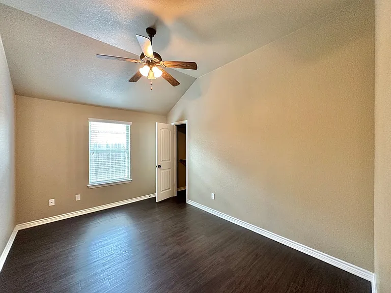 302 Sladecek Dr — Photo 13