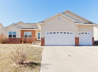 3410 Royal Dr SW, Cedar Rapids, IA 52404