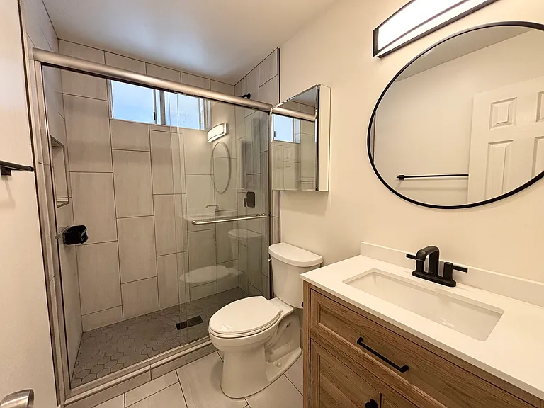 923 Regal Rd #923 — Photo 5