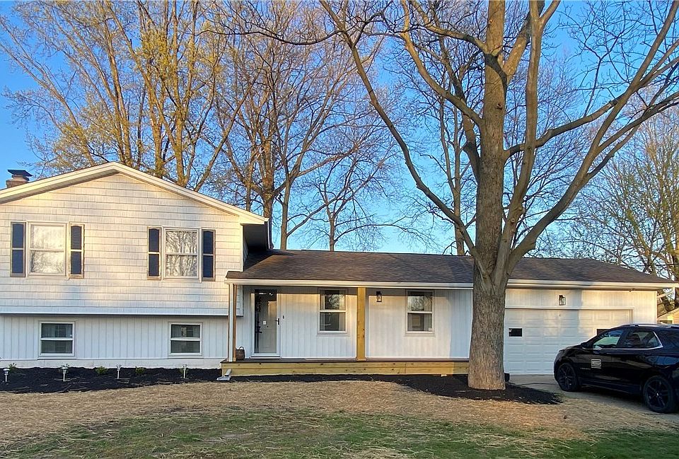 1st image of 2359 Oak Trace St