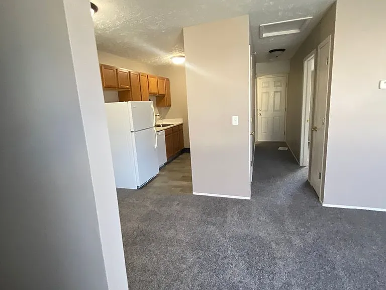 Southdale Square Apartments — Photo 34