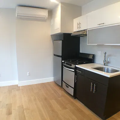 Rented by Sam Tabak | media 27