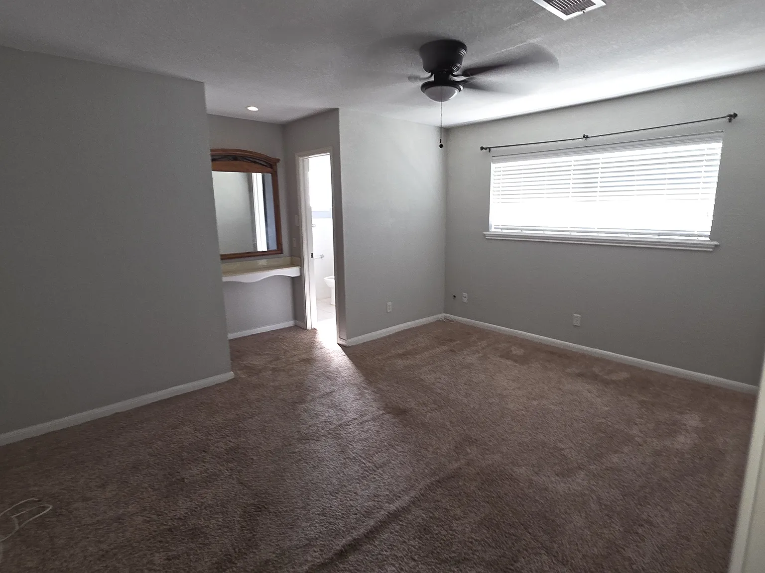 3 bed, 1784 sqft, $1,900 — Photo 4