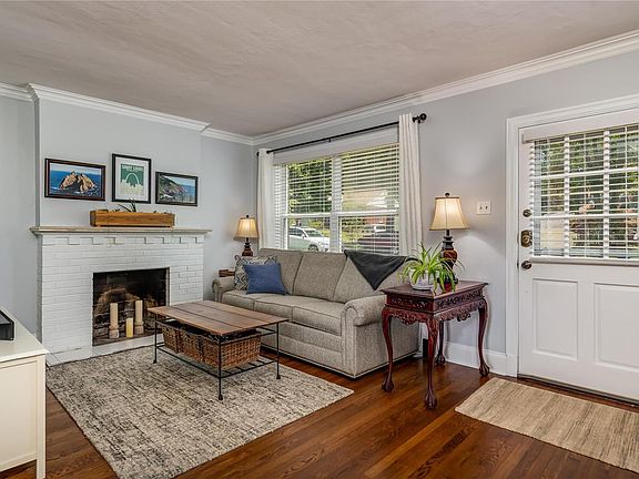 4th image of 2857 Manderly Dr