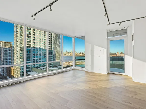 20 Newport Parkway image 1 of 24