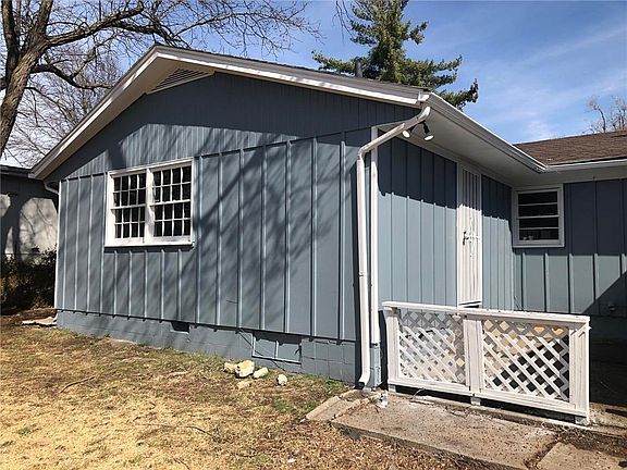 3rd image of 9802 Marsh Ave
