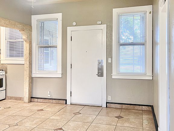 3rd image of 420 E Dewey Pl APT 105