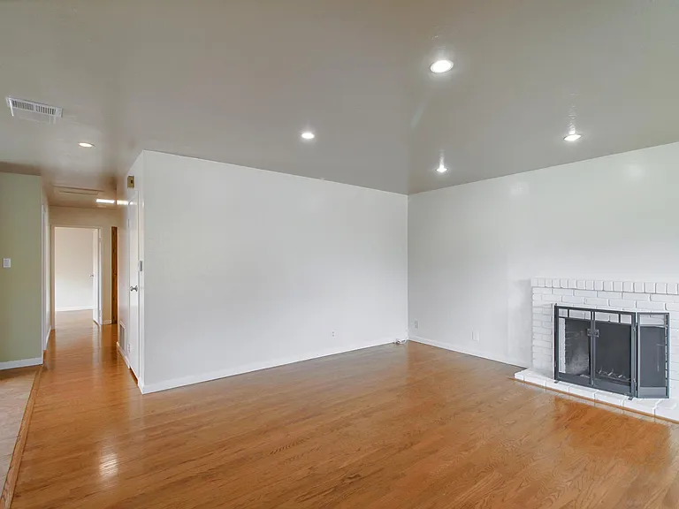 2851 Mark Ave — Photo 10