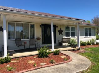 7240 Oak Grove Rd, Morehead, KY 40351