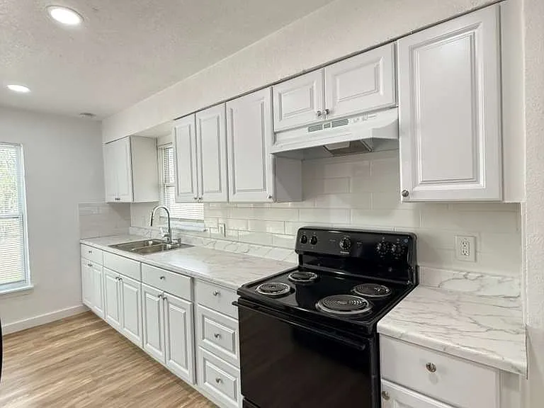 339 Brettonwood Dr — Photo 5