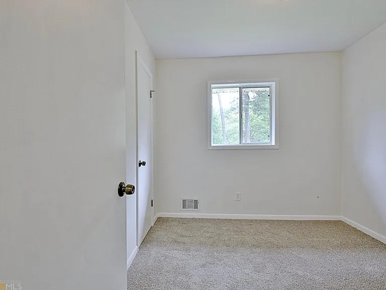 745 Anderson Dr — Photo 37