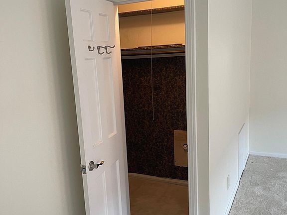 5th image of 13781 Cedar Rd APT 101
