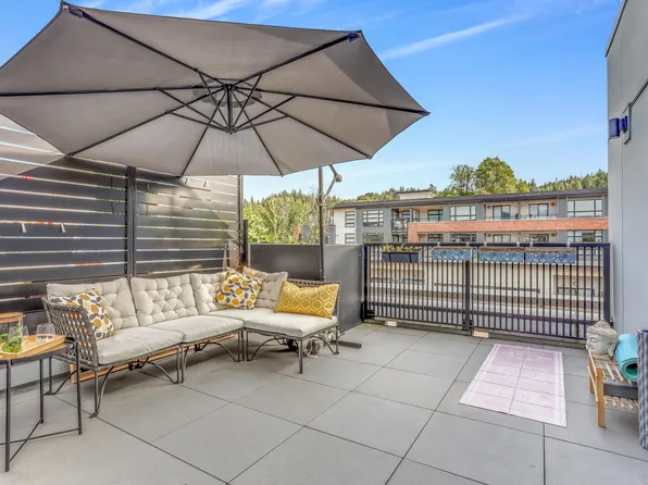 83 Moody St #3, Pt Moody, BC V3H 2P5