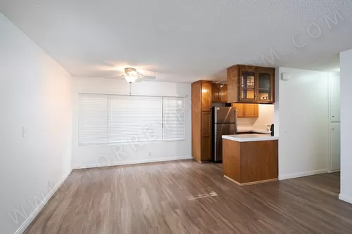 *Open House: 4/27 1-2pm* North Park: Spacious 2 Bedroom Unit With Parking! Photo 1