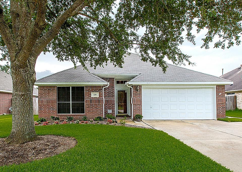1st image of 208 Briarglen Dr