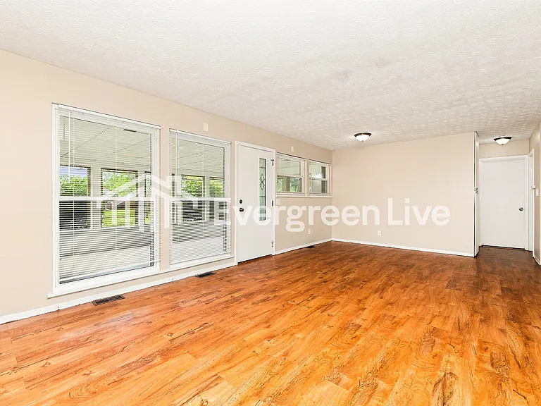 5280 Olentangy Dr — Photo 3