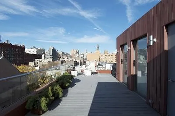 Rented by Veracity NYC LLC | media 11