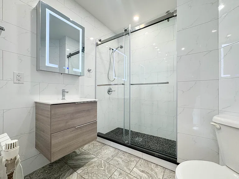 689 Leonard St #3R — Photo 13