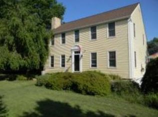 32 Robin Ct, Hampton, NJ 08827