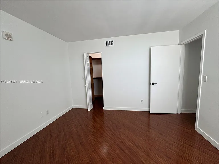2020 NE 135th St #810 — Photo 20