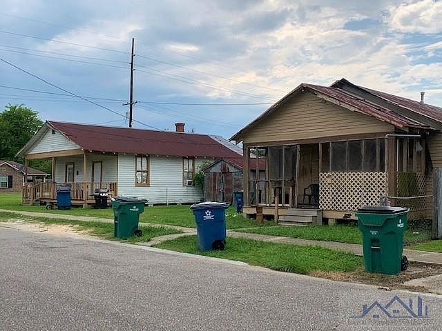 1st image of 301 Egle St