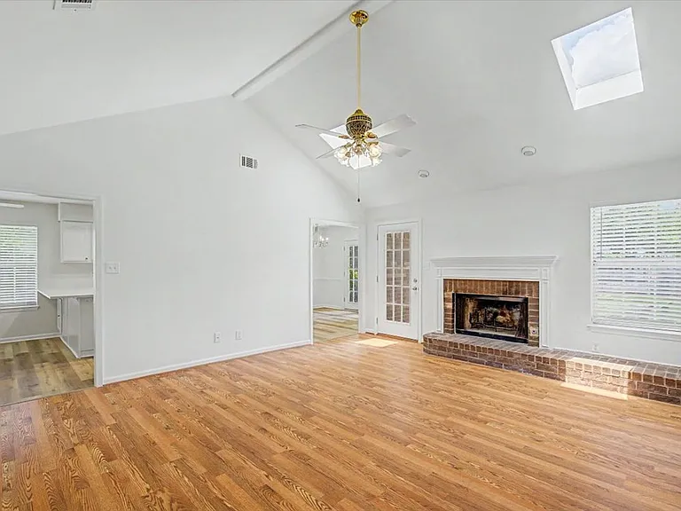 85 S Oak Rd — Photo 3