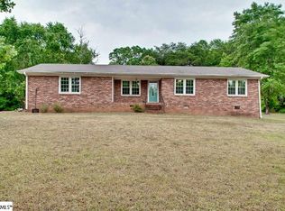 22 Falcon Dr, Taylors, SC 29687