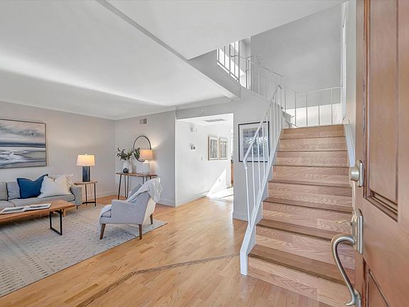 5th image of 407 Scotia Lane