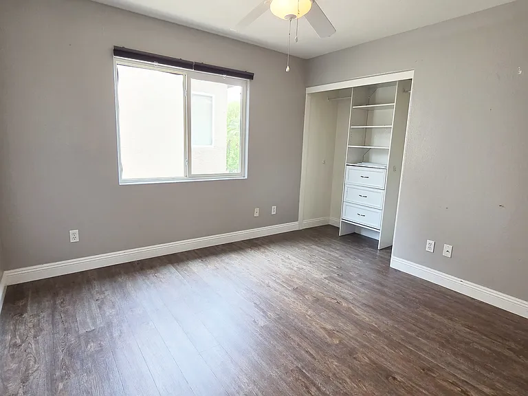 9946 Burton Lake Ct — Photo 27