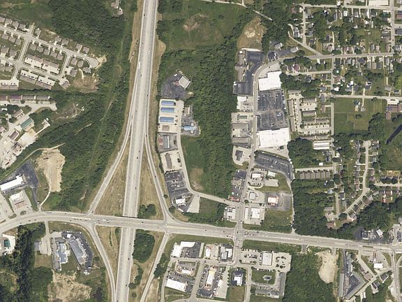 3rd image of 120 Plaza Dr #136