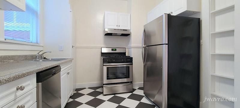 1st image of 901 Broderick St #5
