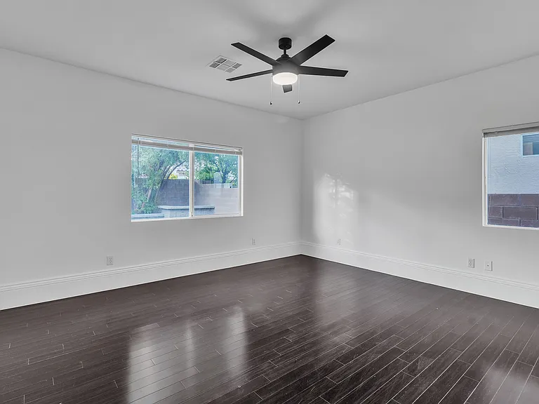 4468 Lobero Ave — Photo 10