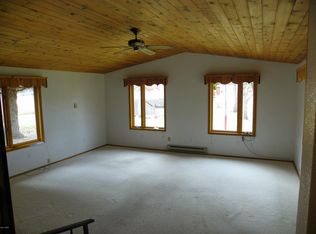 39 Meadow Ln, Cascade, MT 59421