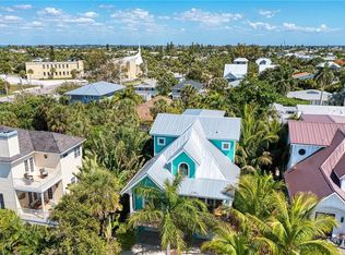 117 Park Ave, Anna Maria, FL 34216