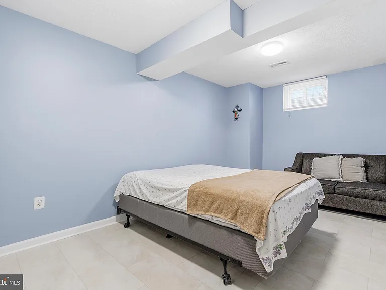 13922 Rutgers Ct — Photo 52