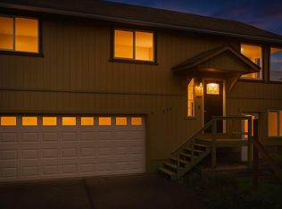 935 4th Ave, Gold Hill, OR 97525