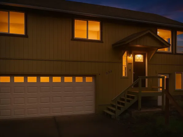 935 4th Ave, Gold Hill, OR 97525