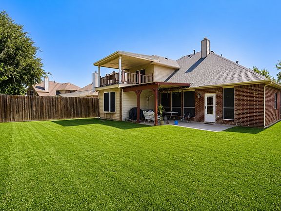 4th image of 5717 Greenway Dr